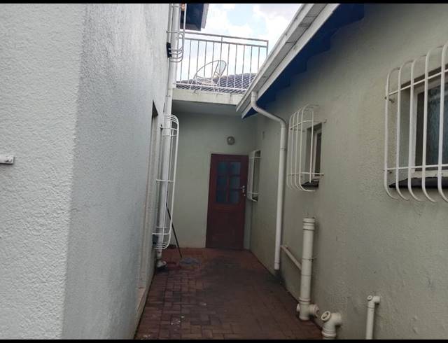 5 BEDROOM HOUSE FOR SALE IN DORANDIA